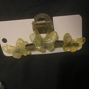 NEW Iridescent claw clip with butterfly details